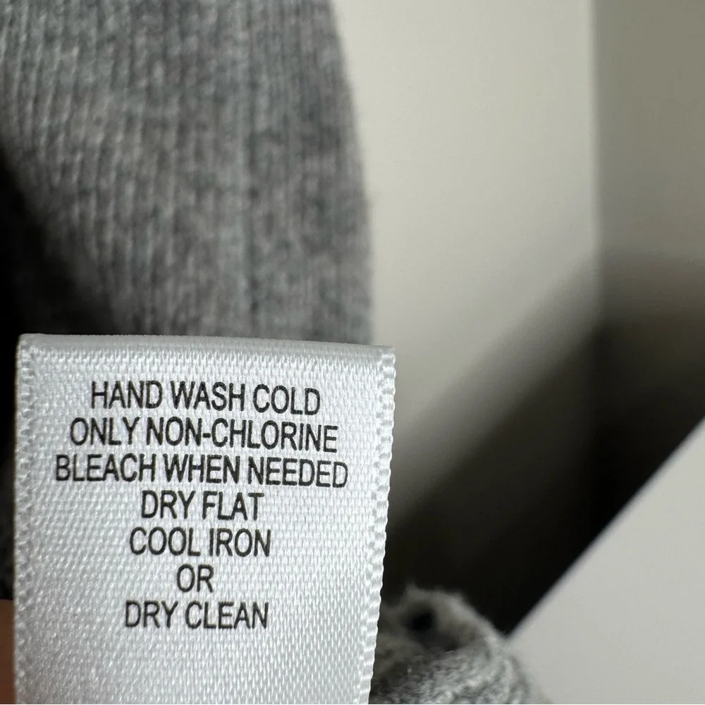 Banana Republic Gray Merino Wool Blend V-neck‎ Men’s Sweater Vest Size Large